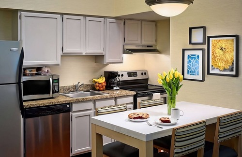 Middleburg Heights Hôtel | Minutes to Downtown Cleveland! Budget-friendly Accommodation W/ FREE Parking!