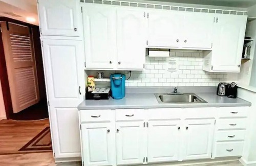 Geyser Crest Appartement | Minutes to SPAC and Historic Race Track with Pool