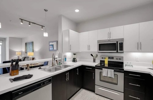 Mira Mesa Appartement | Mira Mesa Square 1 BR | pool | gym