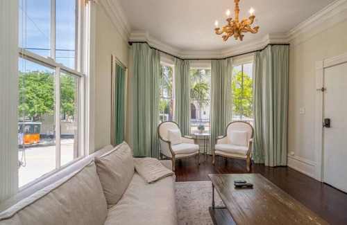 Historic Downtown Savannah Copropriété | Mirabelle Suite 1 - Sleeps 4 in the Heart of Historic Savannah