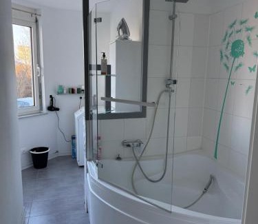Leonberg Appartement | Miracle House mit Terrasse, Parkplatz & Top-Ausstattung in Leonberg