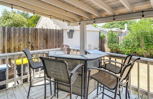 Stockton Maison | Miracle Mile Stay: Classic Stockton Home w/Yard!