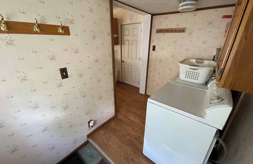 Elbert Maison | Miracle Mountain Trail house