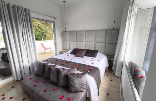 La Calera Lit Et Petit-Déjeuner | Mirador samsara Penthouse !Jacuzzi al aire libre!