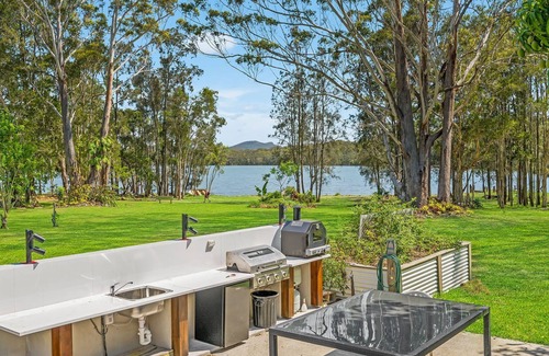 West Haven Maison | Mirror Bay Apartment