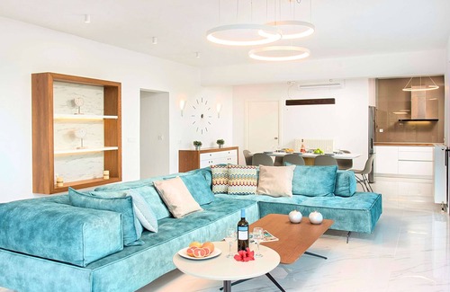 Mathes Maison | Mistral Suite Heated Pool