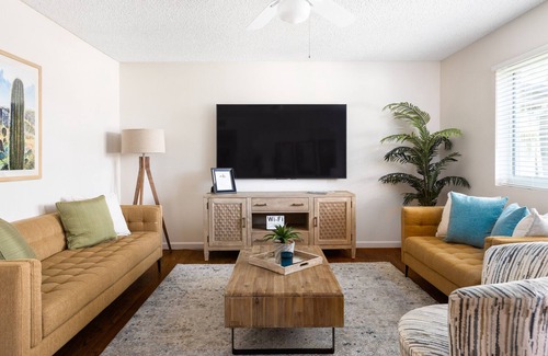 Pointe Scottsdale Maison | Mitchell Retreat/min to Oldtown Scottsdale with pool, spa and bball court!