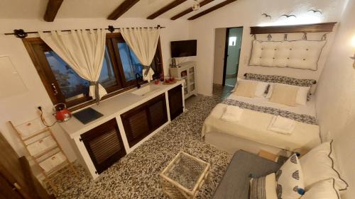 Pella Region Maison | Mitzela Mare House