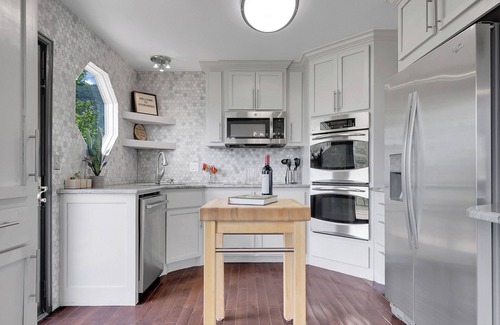 Evergreen Maison | Mntn views with Hot tub, Sauna, Game room, Quick I-70 access, Red rocks, Skies