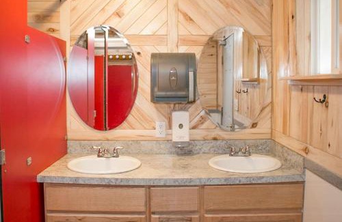 Moab South Valley Maison | Moab RV Resort Glamping Tipi OKTP-53