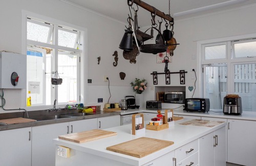 Plimmerton Maison | Moana Lodge - Hostel