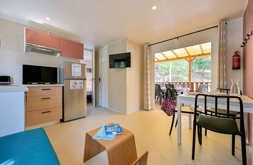 Beauvoir Maison | Mobil-home | Comfort XL | 2 Bedrooms | 4/6 pers. | Raised terrace | A/C | TV
