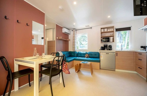 Beauvoir Maison | Mobil-home | Comfort XL | 2 Bedrooms | 4/6 pers. | Raised terrace | A/C | TV