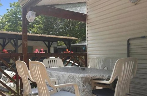 Saint-Paulet-de-Caisson Maison | Mobile home on the banks of the Ardèche and the medieval village of Aiguèze