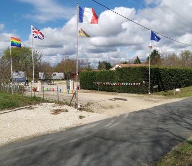 Saint-Jory-de-Chalais Autre | Mobile Home at La Petite Lande