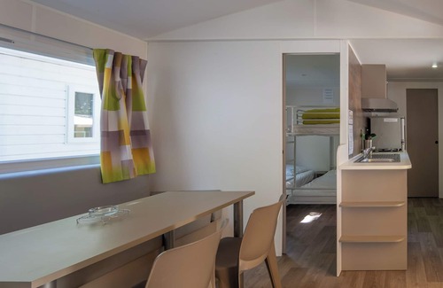 Lavilledieu Maison | Mobile Home 'Confort C - 1-5 People' with Shared Pool, Private Terrace and Shared Garden