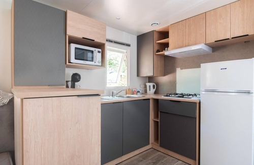 Bretagne-d'Armagnac Location De VR | Mobilhome Confort 4 Personnes 61' avec Terrasse Privée, Jardin Privé et Wi-Fi