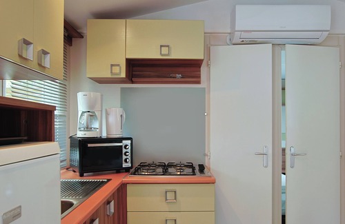 Angles Location De VR | Mobile Home "Le Marie Elodie 85" avec 2 piscines partagées, terrasse privée et Wi-Fi