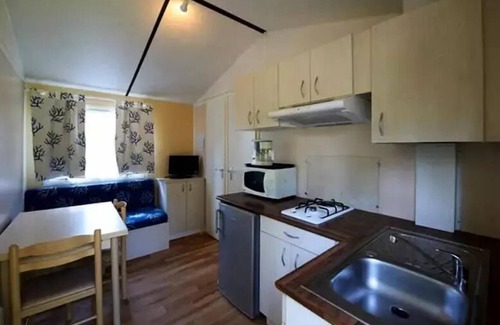 Saint-Paul-de-Vezelin Maison | Mobilheim 2 Schlafzimmer mit TV und Klimaanlage 4 Personen