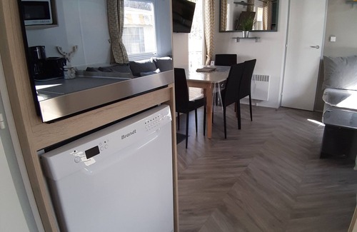 Onzain Maison | Mobilhome AMIRA vue sur étang camping 4* proche zoo Beauval châteaux de la Loire