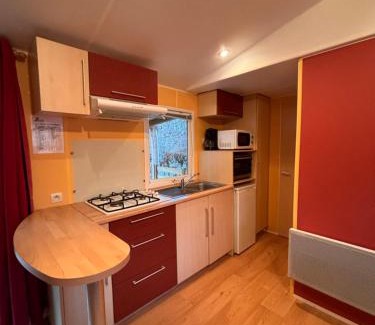 Saint-Gerons Chalet De Ski | Mobilhome au bord du lac