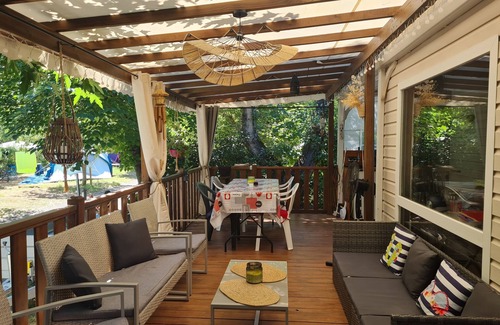 Berrias-et-Casteljau Maison | Location Mobilhome dans campings 3*