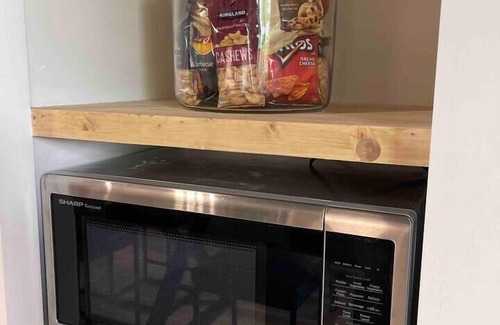 Cramerton Maison | Mod/2BR fire pit+corn hole+bikes+kayaks+private golf+gym+pass. Close to CLT