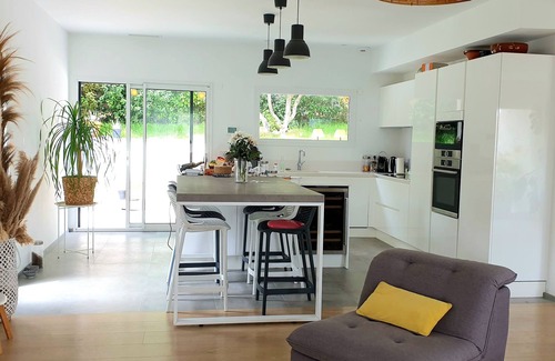 Saint-Genies-des-Mourgues Villa | Villa moderne tout confort