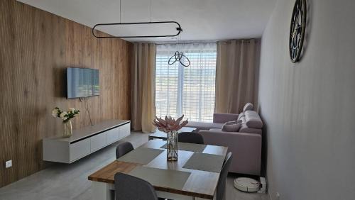 Bobrov Appartement | Moderný apartmán 2 s veľkou terasou