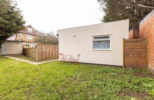 Chadwell Appartement | Enjoy In This Comfortable 1Bed Apartment with Fully Equipped Kitchen in Chadwell