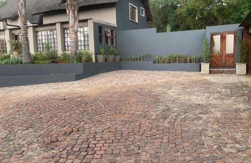 Greater Johannesburg Metropolitan Area Appartement | Modern 1 bedroom flat with uninterrupted wifi