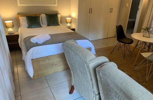Greater Johannesburg Metropolitan Area Appartement | Modern 1 bedroom flat with uninterrupted wifi