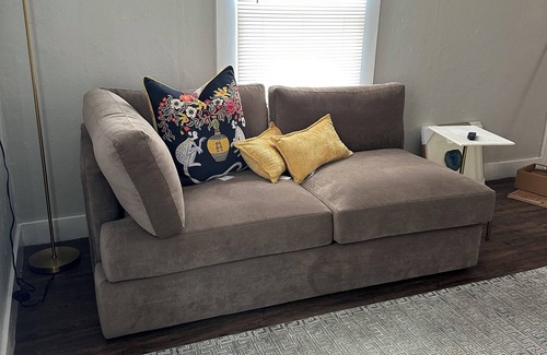 Clinton Maison | Modern 1-Bedroom Retreat Just Steps from Historic Route 66 with new appliances.