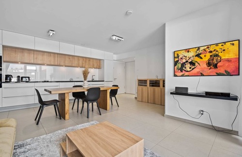 Cessange Appartement | Modern 1-BR Apartment with Balcony in Cessange