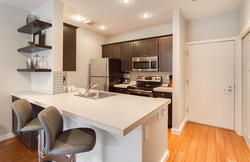 Belltown Copropriété | Moderne 1 BR tranquille au centre de Seattle, piscine, salle de gym, parking GRATUIT