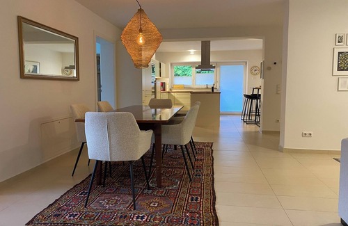 Freilassing Appartement | Modern 160sqm - fully equipped - near Salzburg - mountains lakes and culture 🏔️