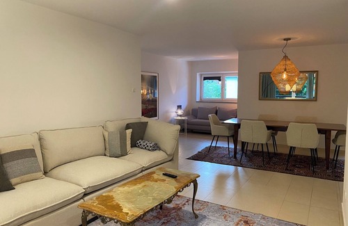 Freilassing Appartement | Modern 160sqm - fully equipped - near Salzburg - mountains lakes and culture 🏔️