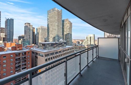 Yonge-Eglinton Appartement | Modern 1Bd & Den Condo with Balcony Lillian St