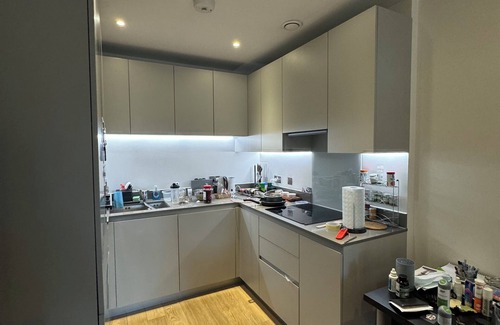 Ferndale Appartement | Modern 1BD Flat w Balcony, Heart of Brixton