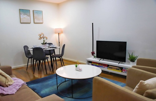 Parramatta Appartement | Modern 1BR Apartment, Parramatta CBD includes: Gym + Game Room + Free Parking