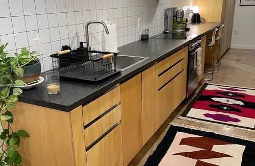 Eckington Appartement | Modern 1BR apartment in historic D.C. row home
