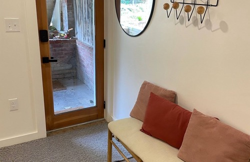 Eckington Appartement | Modern 1BR apartment in historic D.C. row home