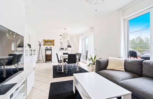 Soleuvre Appartement | 1BR Beautiful Penthouse w Balcony, Parking and BBQ