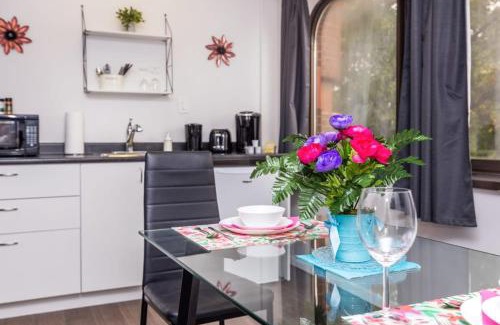 Centretown West Hôtel | Modern 1BR Condo - Chinatown Near Little Italy