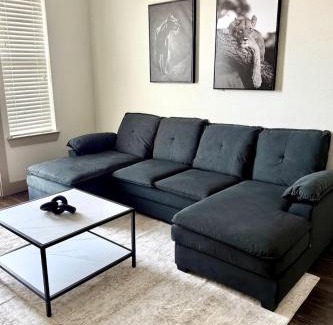 Farmers Branch Appartement | Modern 1BR Dallas peaceful escape in the heart of Farmers Branch! Less than 20 minutes from Downtown Dallas, 15 from DFW ariport 15 from Grapevine