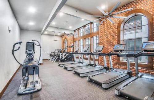Farmers Branch Appartement | Modern 1BR Dallas peaceful escape in the heart of Farmers Branch! Less than 20 minutes from Downtown Dallas, 15 from DFW ariport 15 from Grapevine