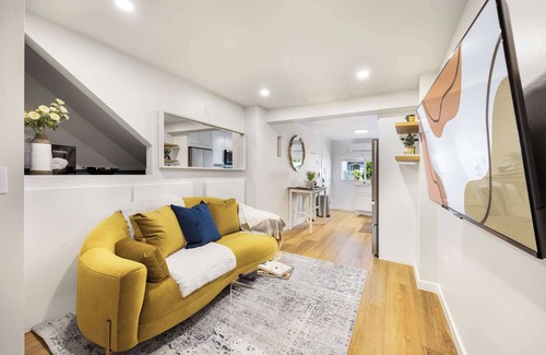 Picnic Point-North Lynnwood Appartement | Modern 1BR Designer's Oasis 1min to I-5 | Costo