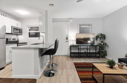 Hyde Park Appartement | Modern 1BR Near UT | Hyde Park | Evonify