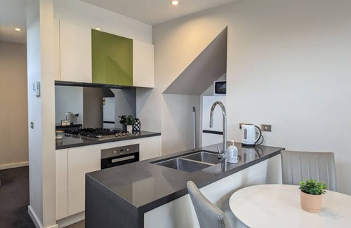Curtin Appartement | Modern 1br split-level apartment