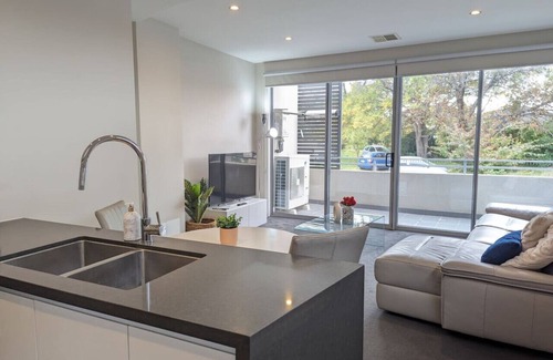 Curtin Appartement | Modern 1br split-level apartment